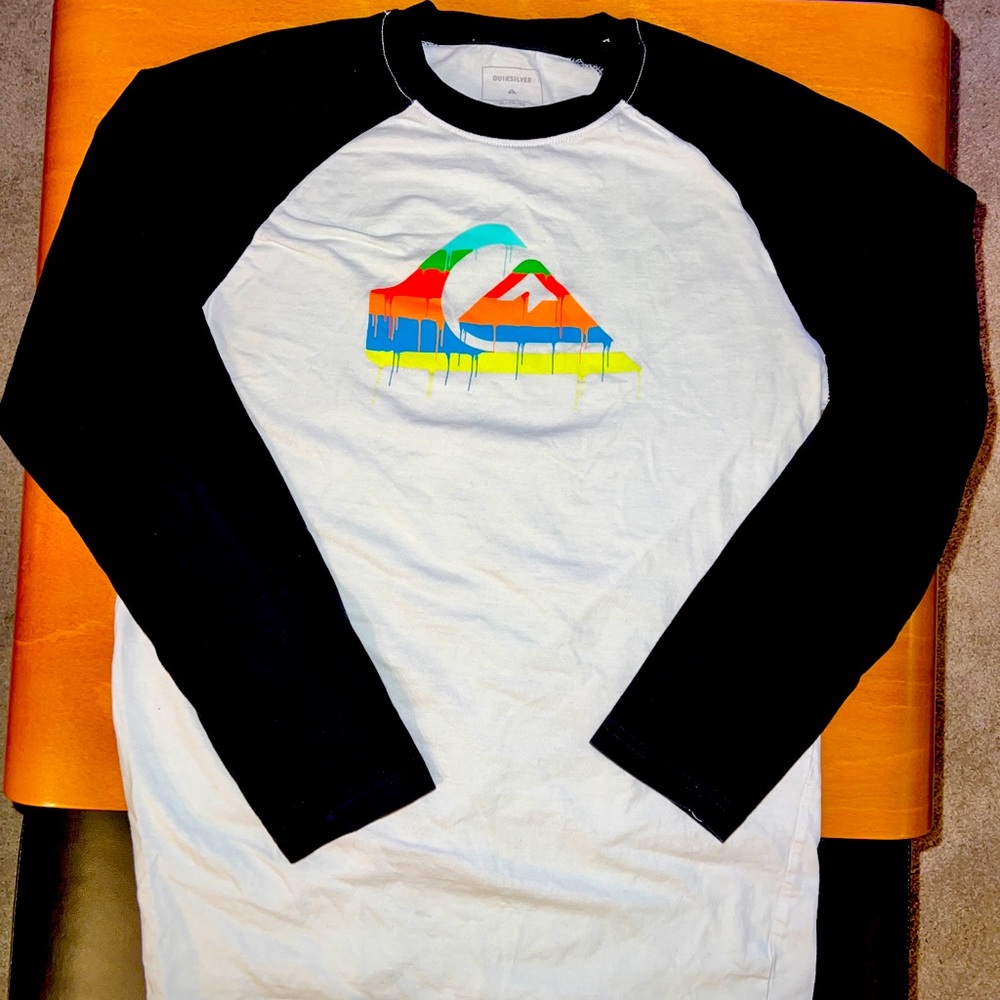 Quiksilver boys raglan tee, size XL